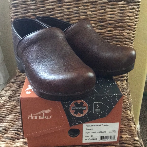 Dansko Shoes - Dansko clogs